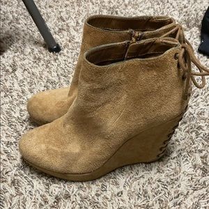 Women’s Zip up booties